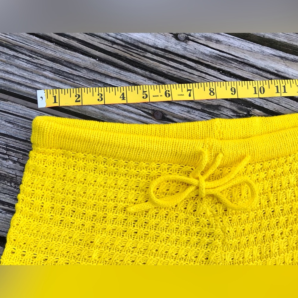 Ladies L JOLIE & JOY Yellow Crochet Pull On Shorts Scallop Ruffle Hem Shorts - Picture 5 of 8